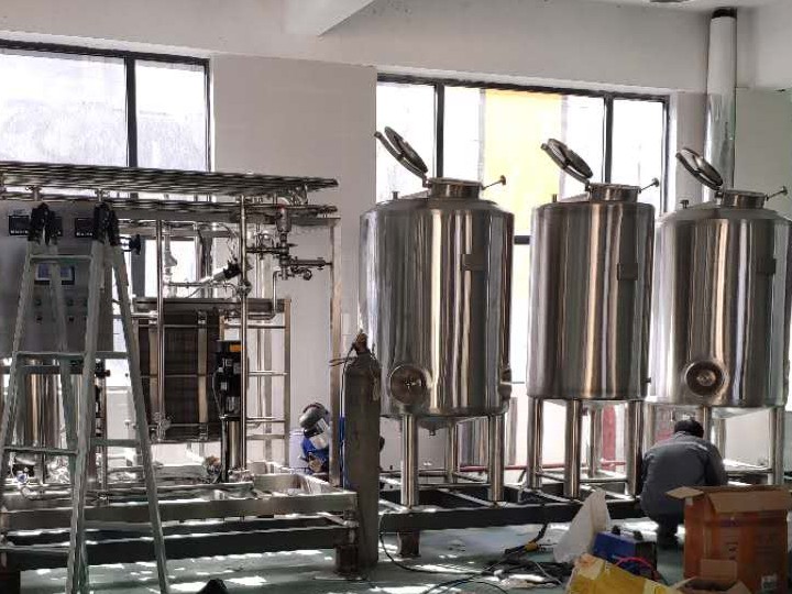 Poland auto / manual microbrewery beer brewing systems of stainless steel Chinese manufacturer 2020 W1